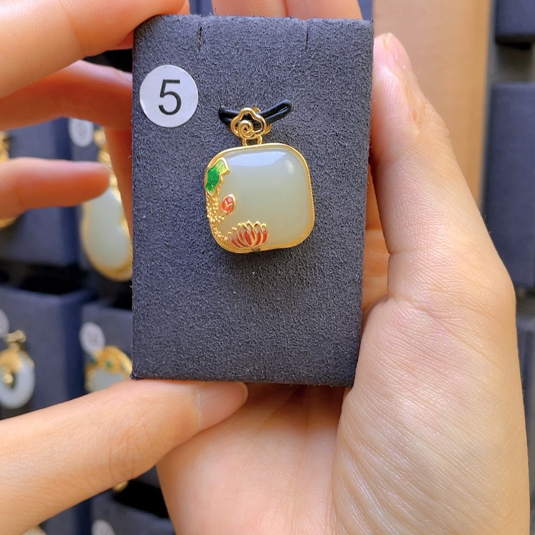 和田玉颈饰银S925镀金镶嵌