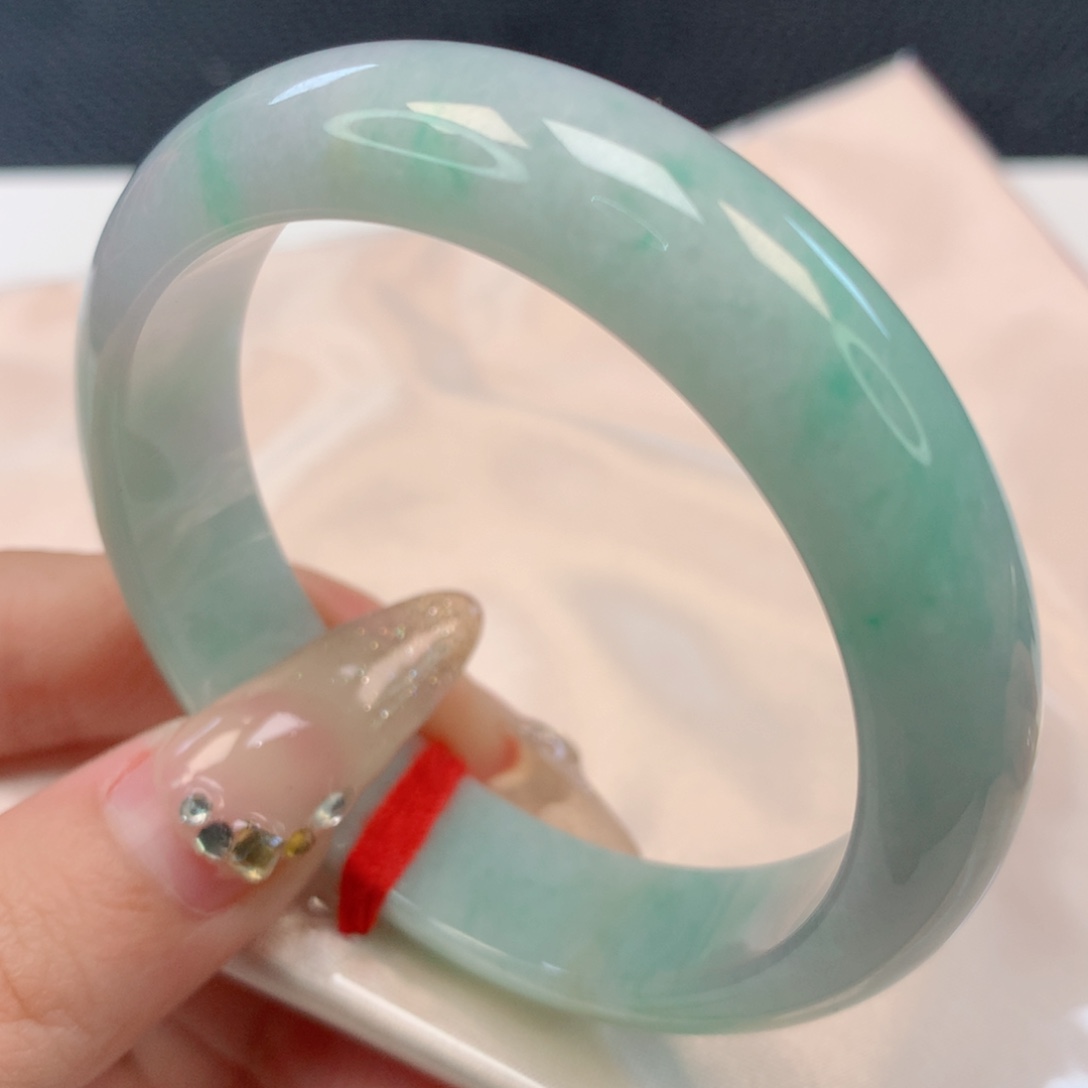 【闪购商品】翡翠手镯未镶嵌52+圈