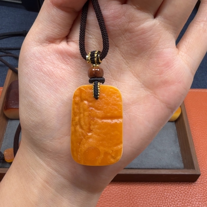蜜蜡未镶嵌吊坠(赠链)
