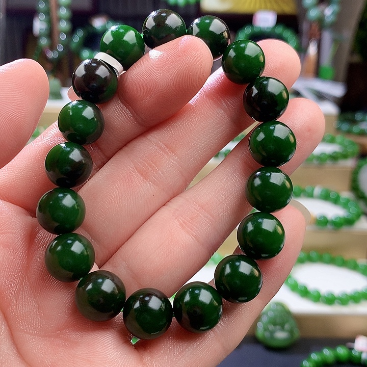 和田玉（碧玉）未镶嵌手链