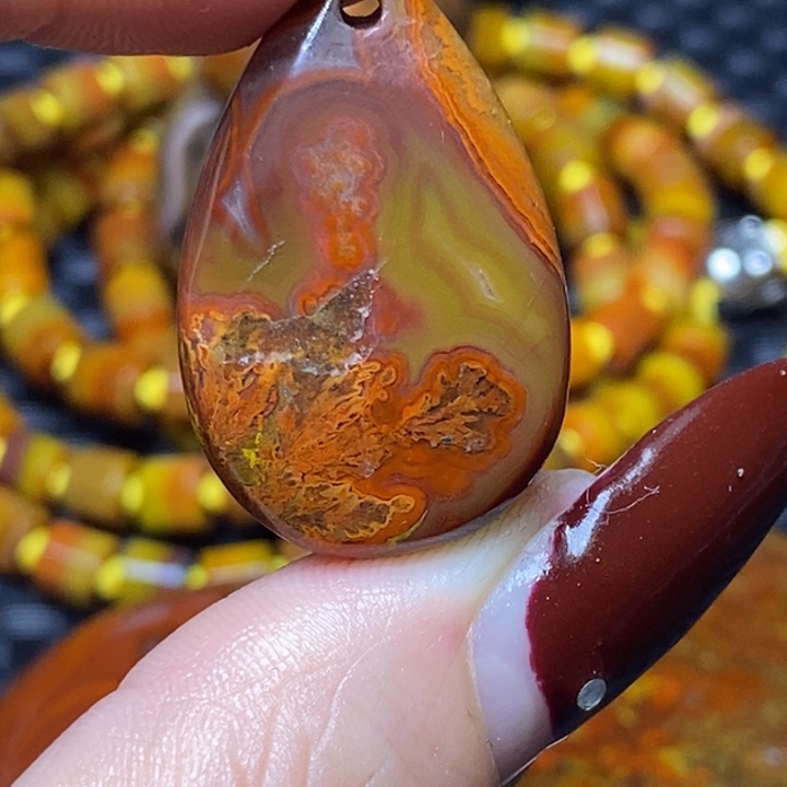 玛瑙/玉髓颈饰未镶嵌