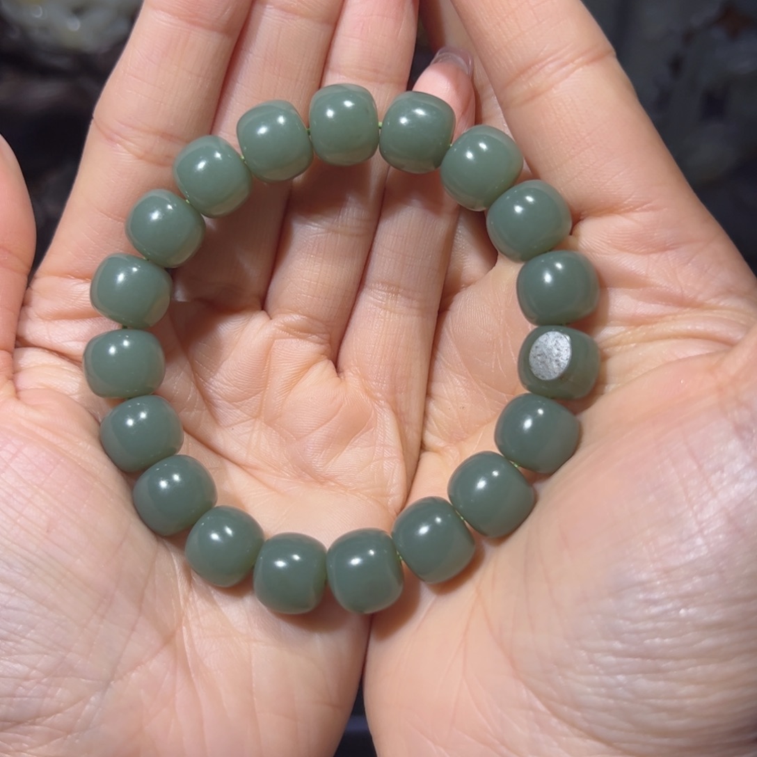 叫***生和田玉未镶嵌挂件