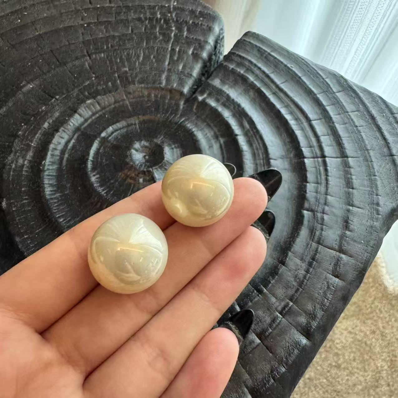 铜合金耳饰 气质女中古耳饰温柔耳钉白色大珍珠日韩素款极简风