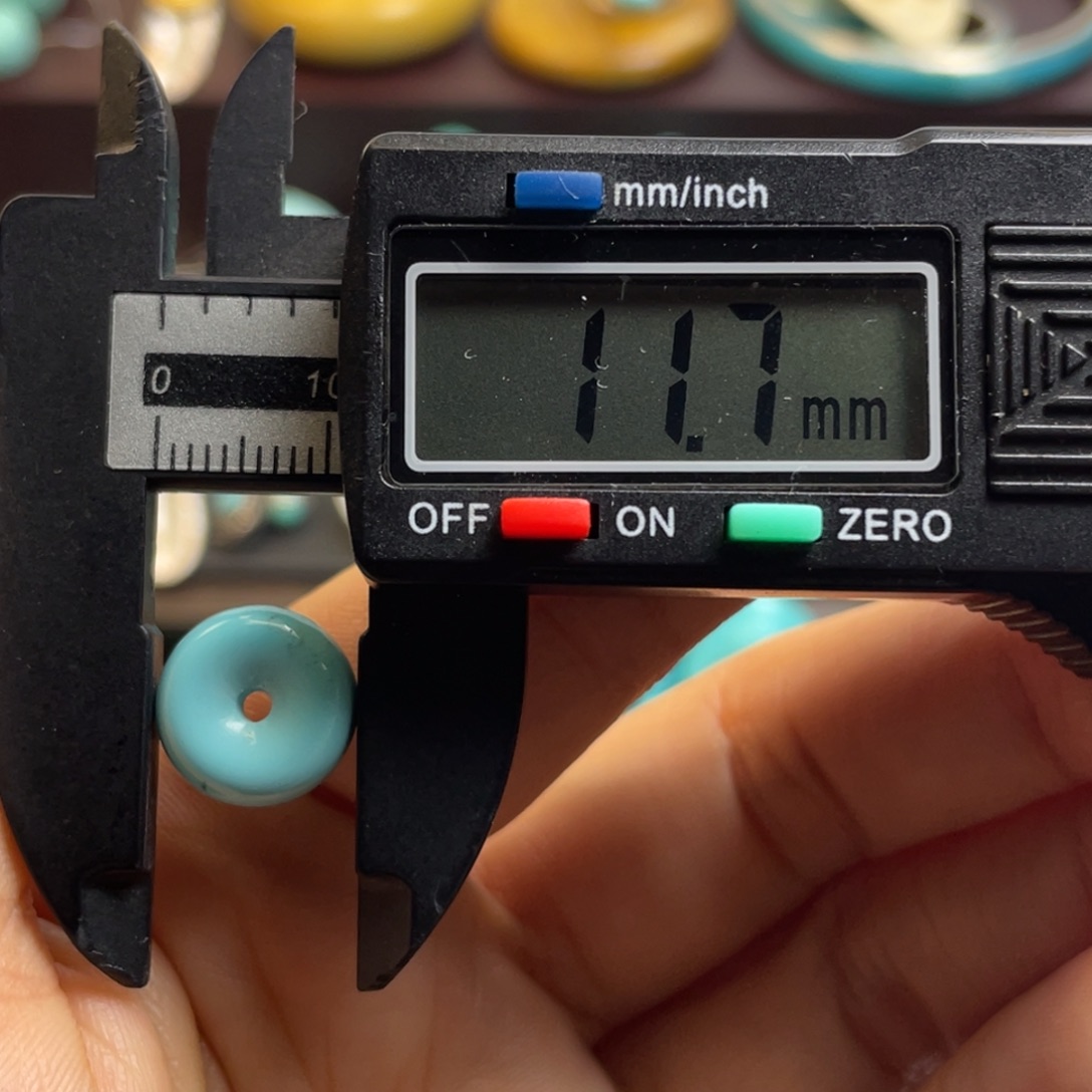 绿松石未镶嵌颈饰