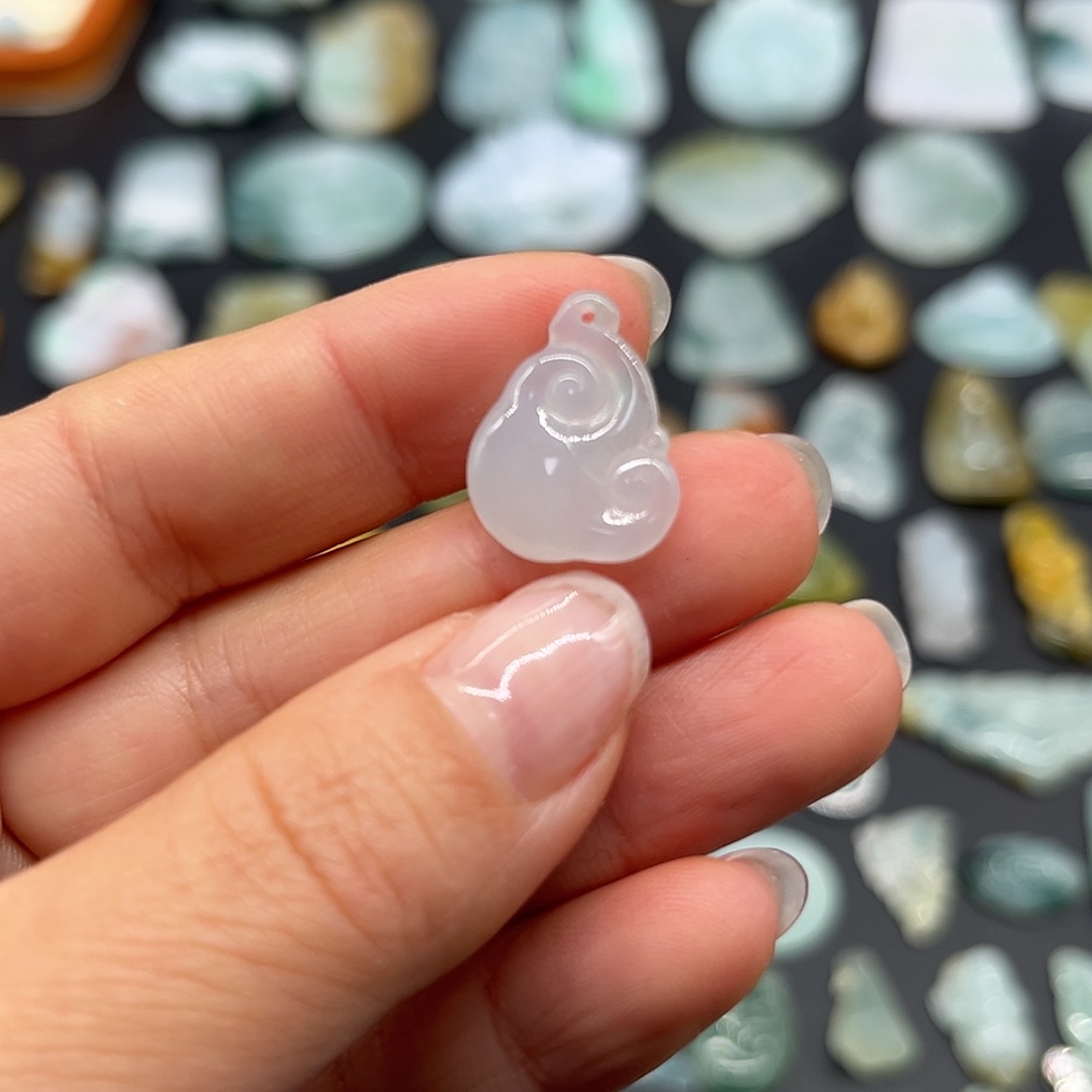 【闪购商品】翡翠颈饰未镶嵌如意