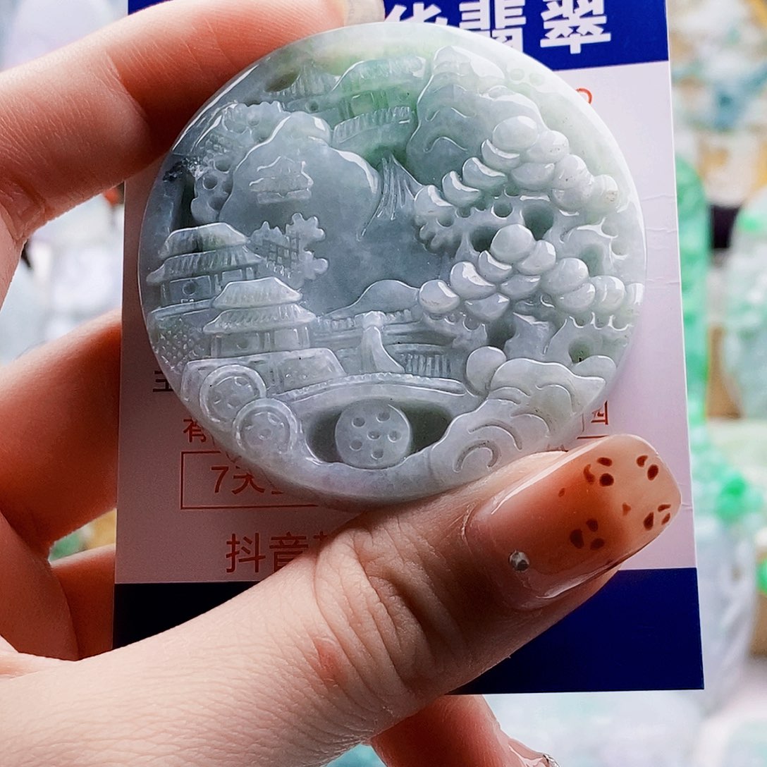 吊坠(不含链)未镶嵌翡翠