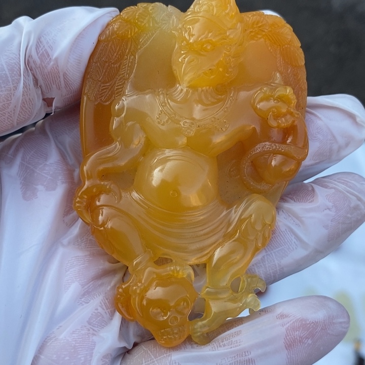 石英质玉（黄龙玉）未镶嵌颈饰