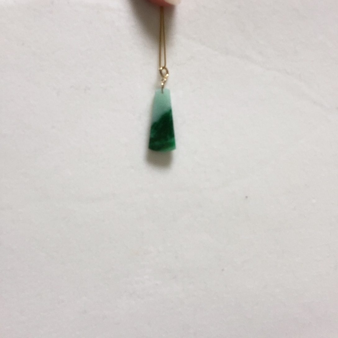 翡翠颈饰18K金镶嵌简单