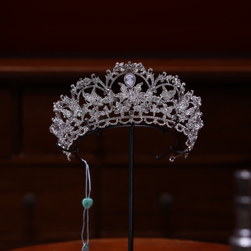 合金仿水晶婚庆饰品 17729韩式镂空设计重工精致款皇冠