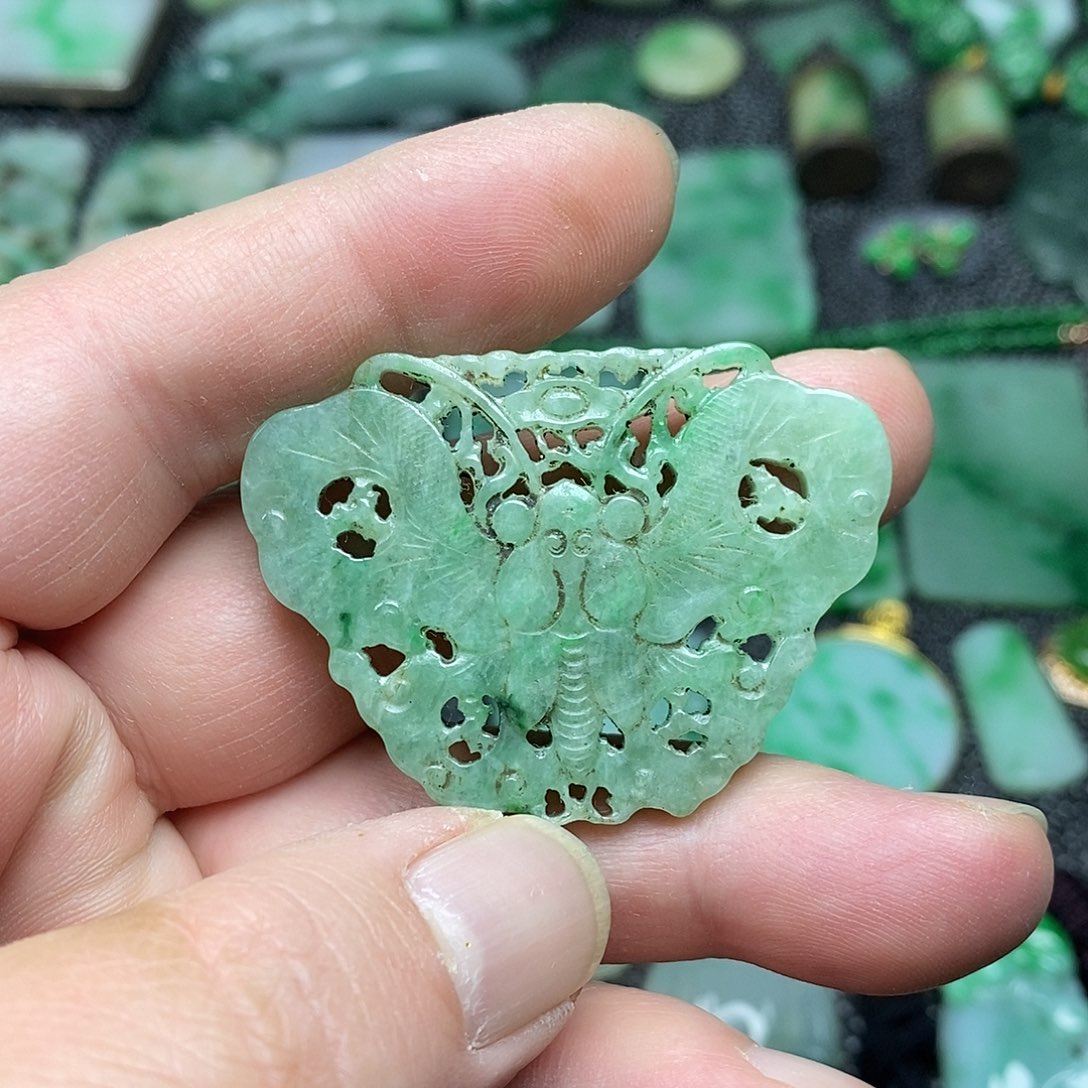 翡翠挂件未镶嵌缅甸天然翡翠玉蝴蝶