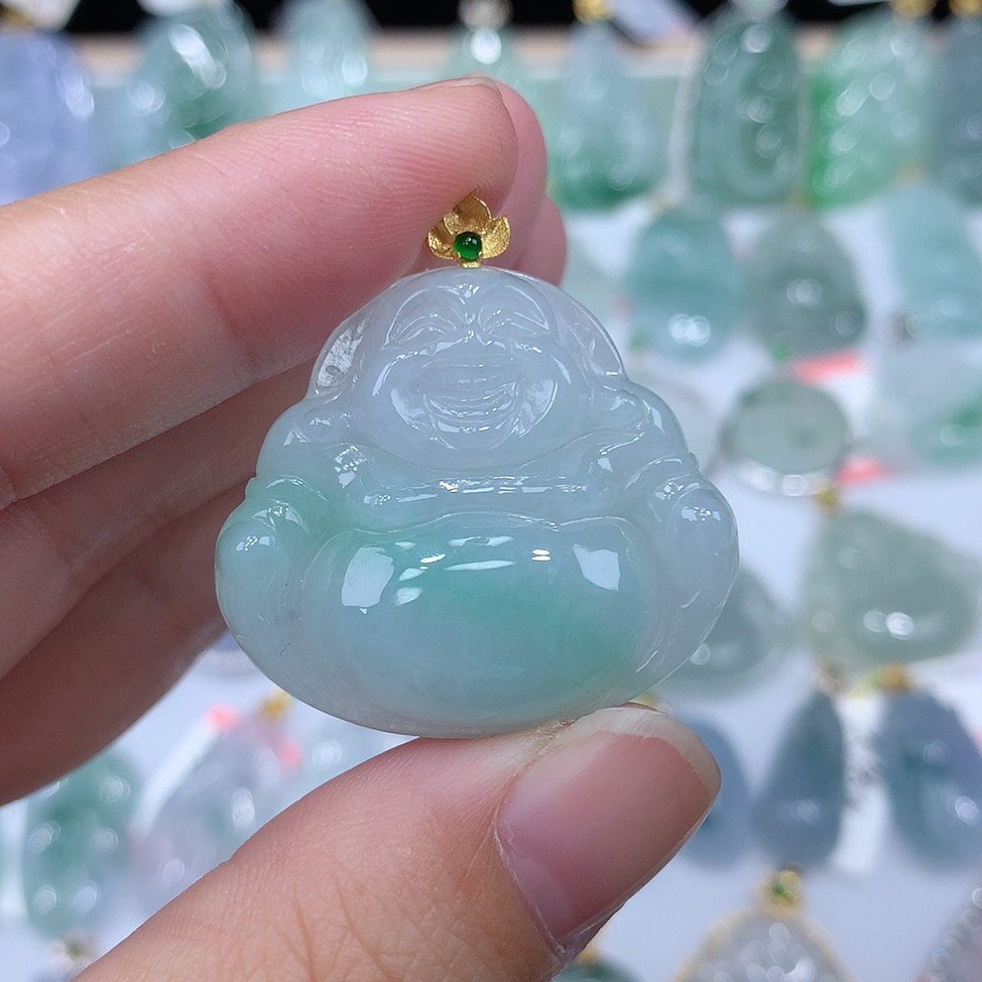 翡翠颈饰18K金镶嵌佛