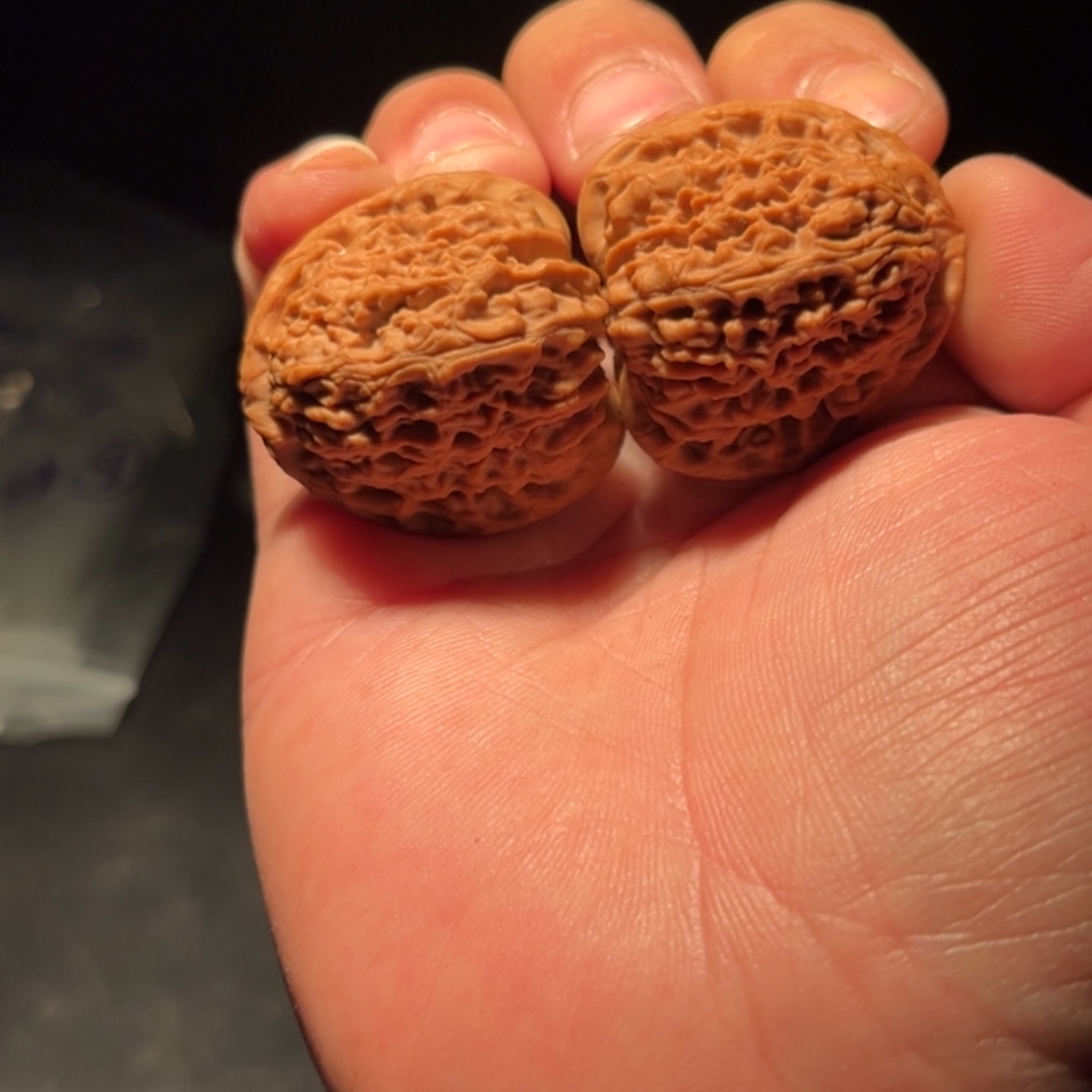 【闪购商品】?文玩核桃木制手把件