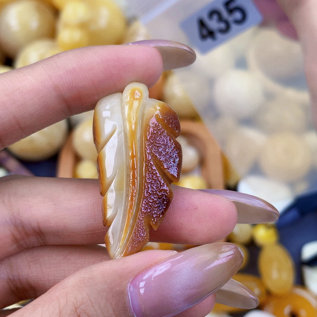 琥珀未镶嵌珠宝奇石