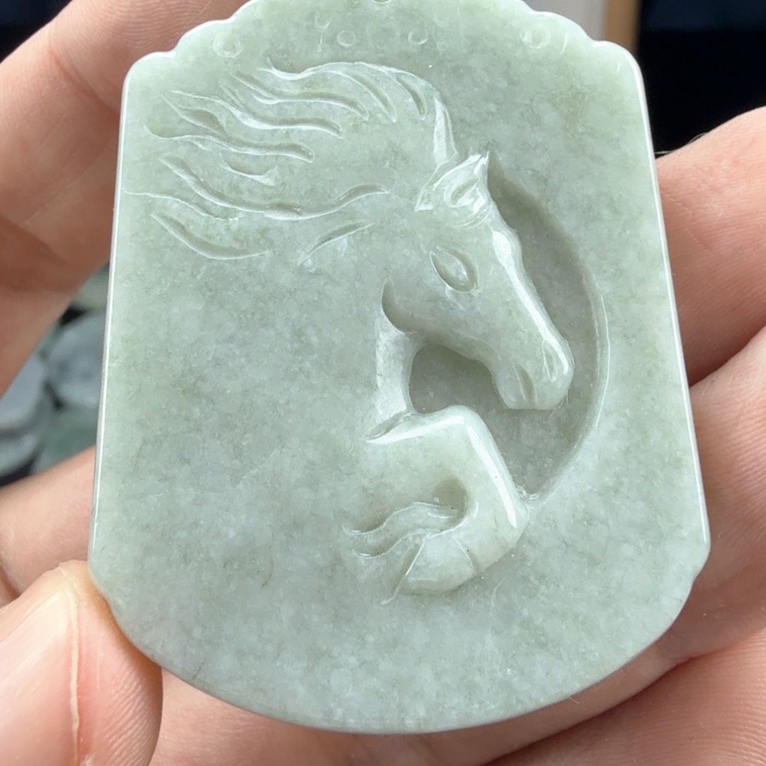 翡翠挂件未镶嵌翡翠