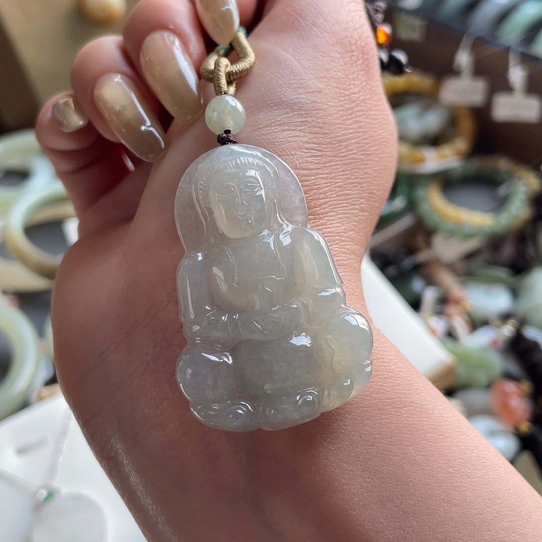 翡翠颈饰未镶嵌观音