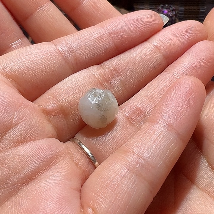 慎***এ和田玉未镶嵌颈饰