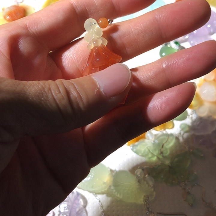 福***雅蛇纹石玉未镶嵌颈饰