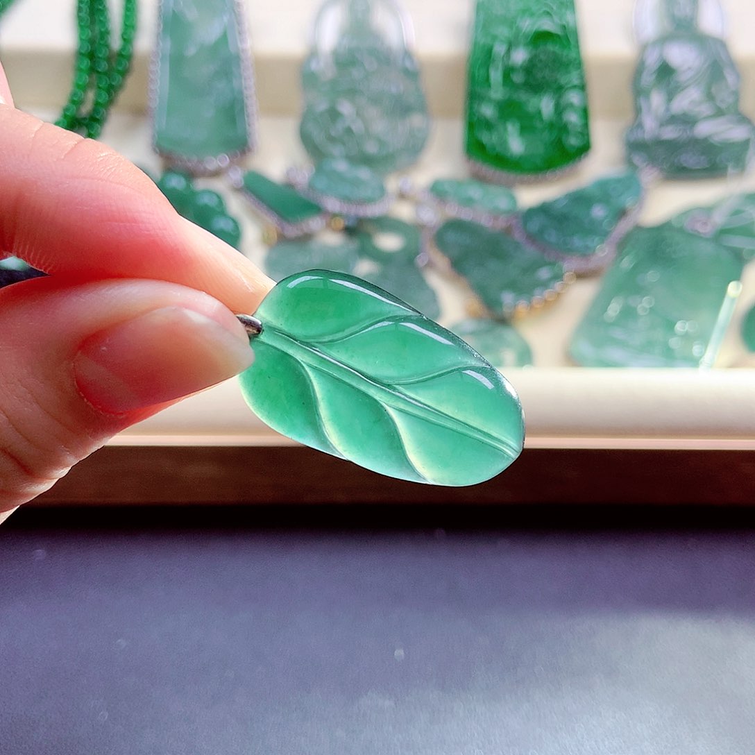 【闪购商品】翡翠未镶嵌颈饰天然