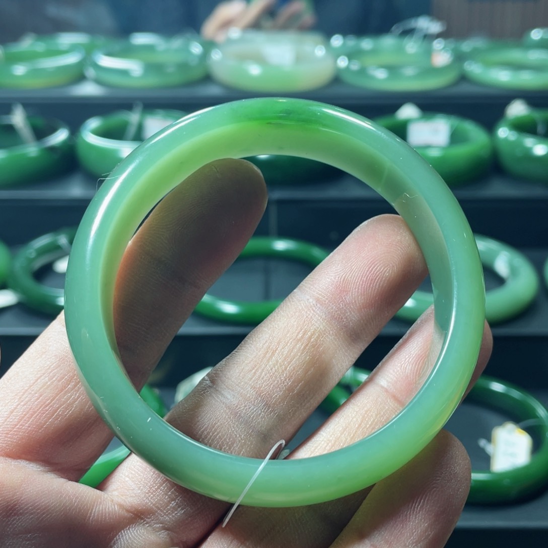 和田玉（碧玉）手镯未镶嵌