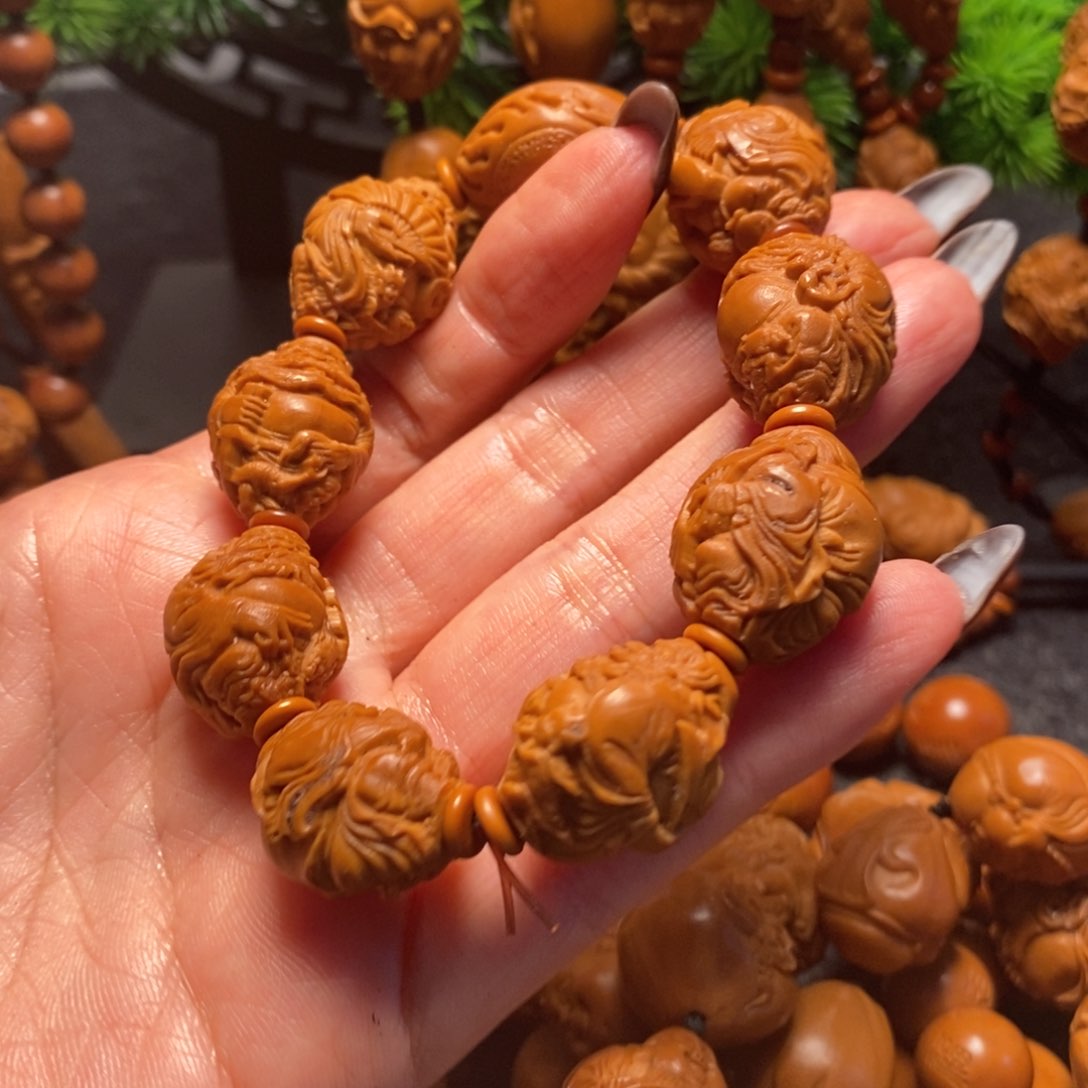 橄榄核吊坠站立钟馗