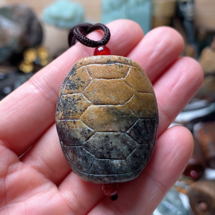 岫岩河磨玉（透闪石质玉）挂件未镶嵌