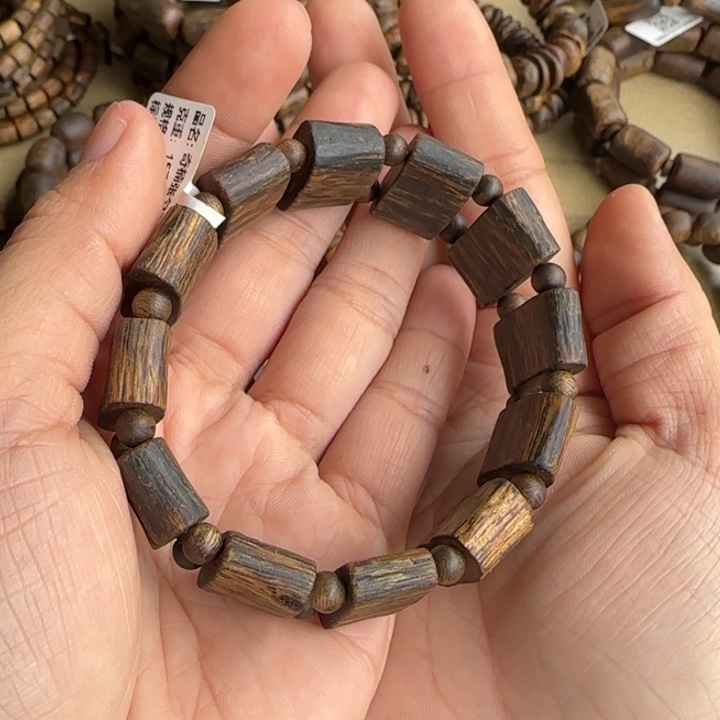 沉香手串张勺子多样性发货一条卡19-15克