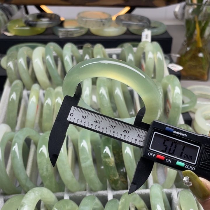 蛇纹石玉手镯未镶嵌159