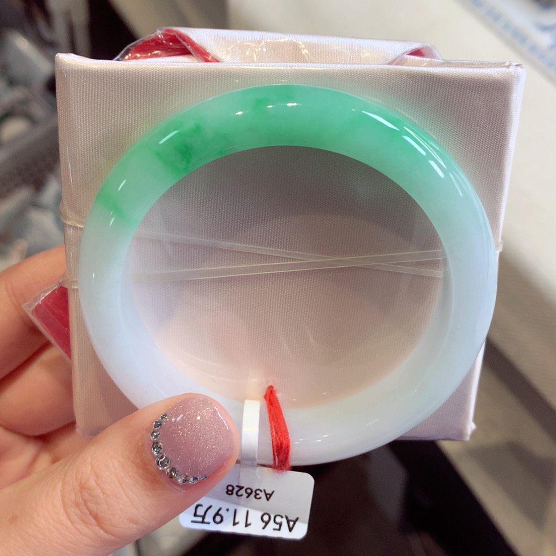 翡翠手镯未镶嵌30正圈77