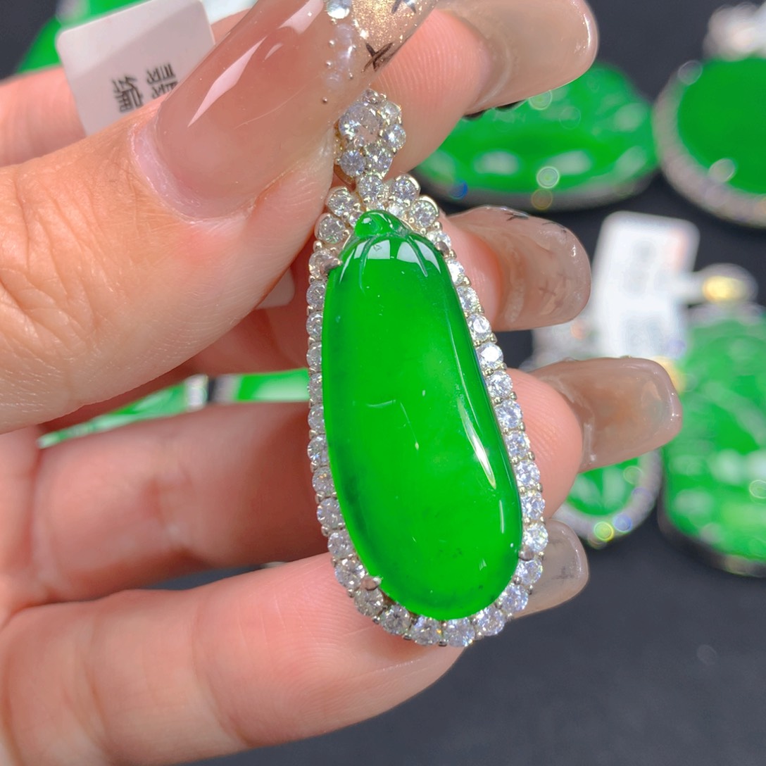 翡翠颈饰银S925镶嵌111111111