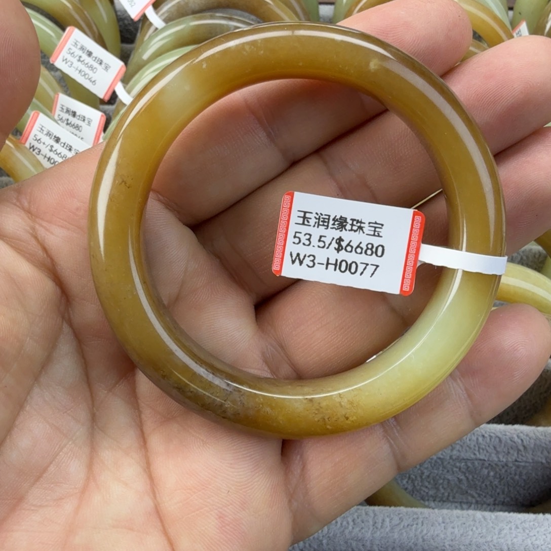和田玉（糖玉）未镶嵌手镯