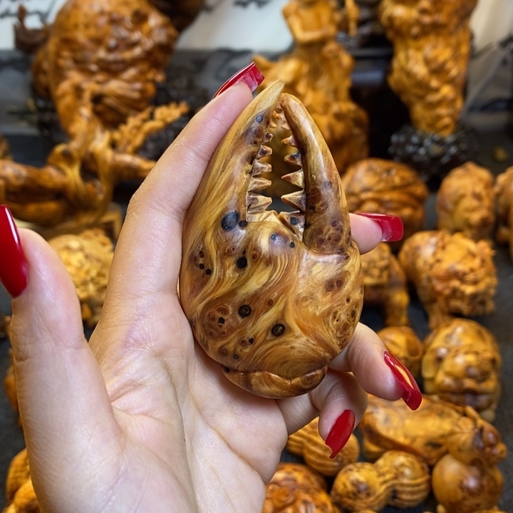 崖柏钳子手把件手把件