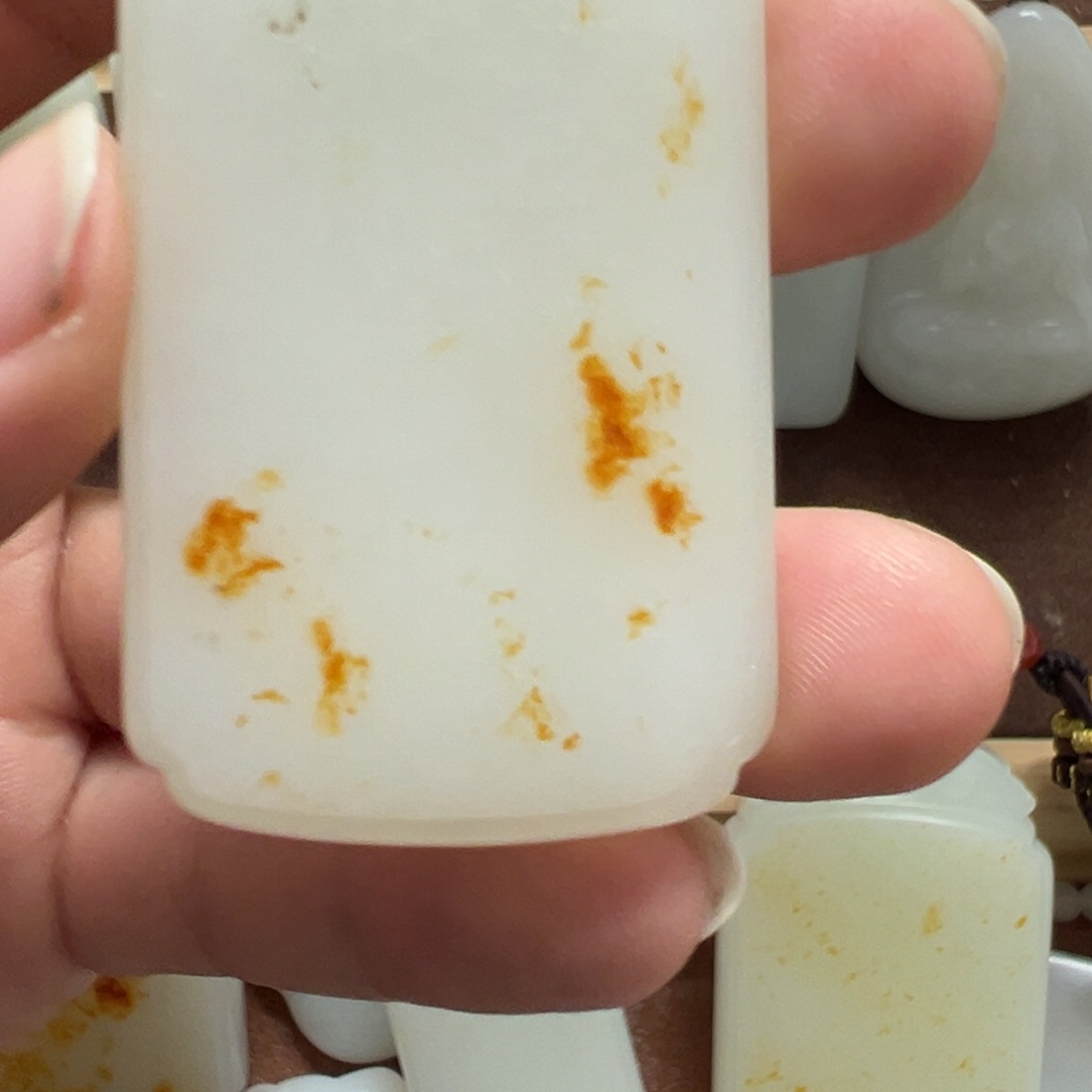 和田玉挂件未镶嵌?