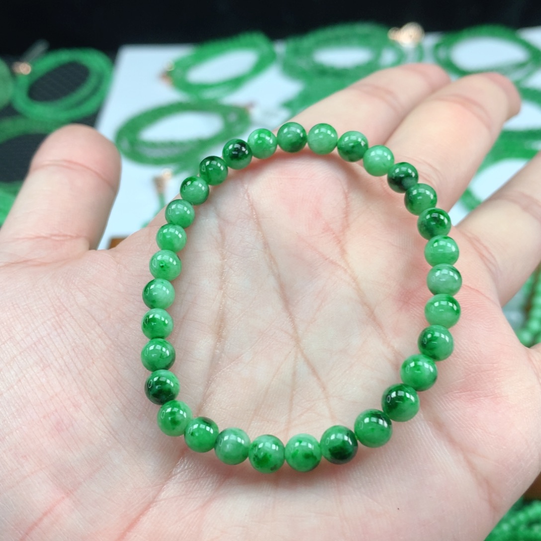 翡翠手链未镶嵌翡翠