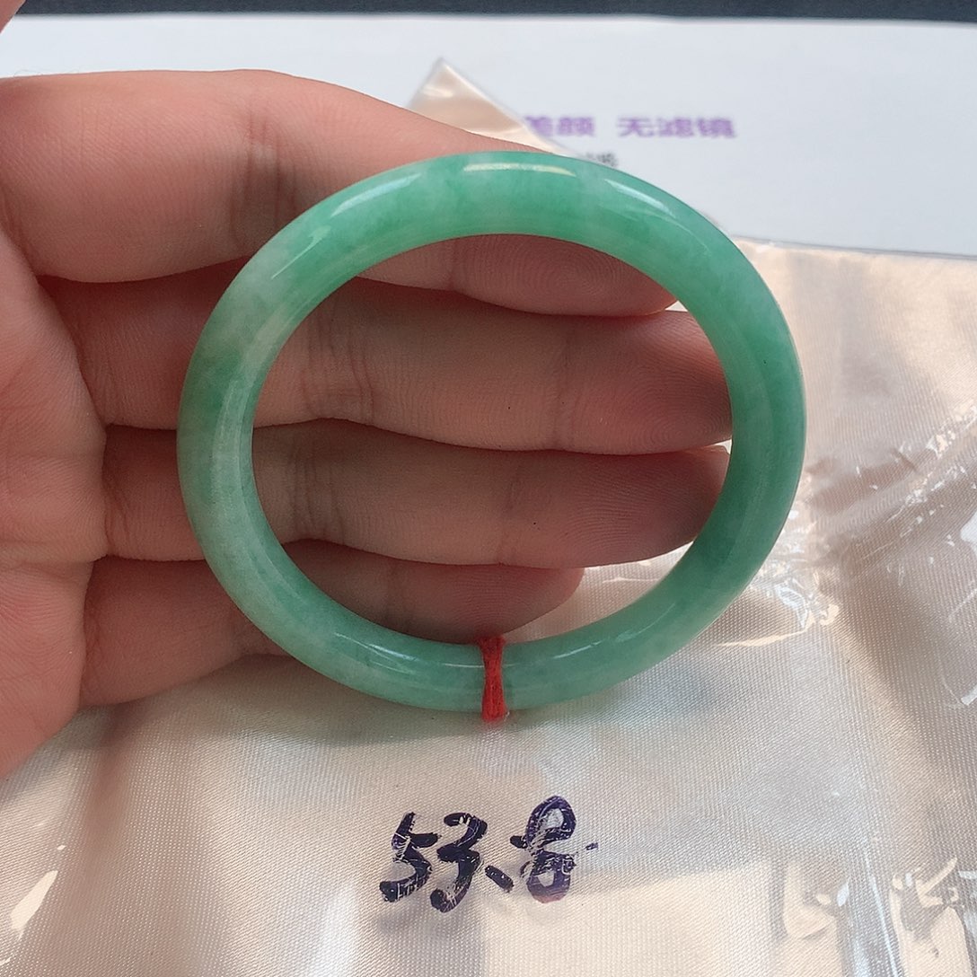 翡翠手镯（圆镯）未镶嵌261号