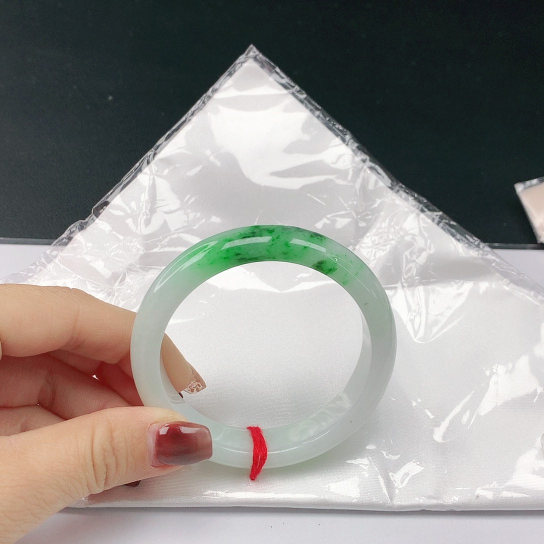 翡翠手镯未镶嵌p***～翡翠340
