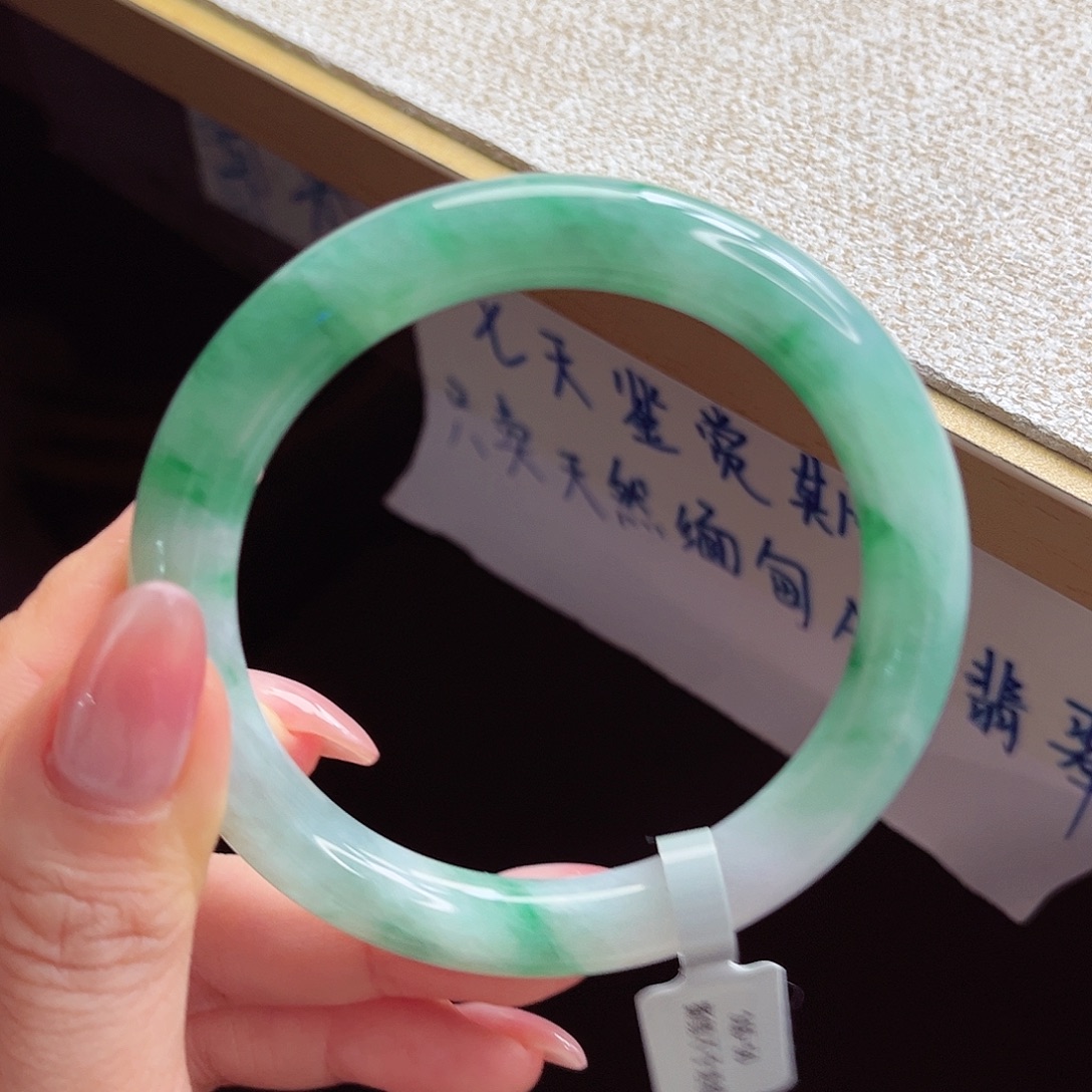 翡翠未镶嵌手镯手镯