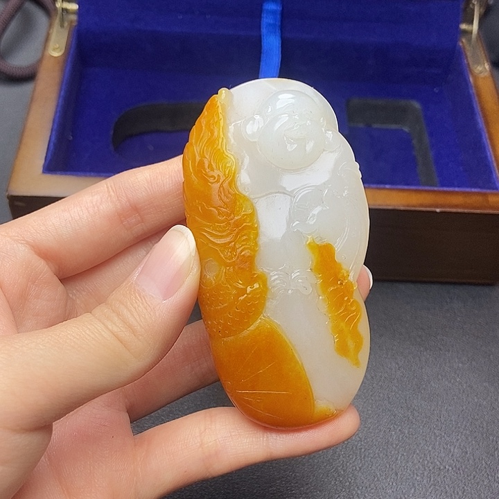 和田玉挂件未镶嵌春**里N