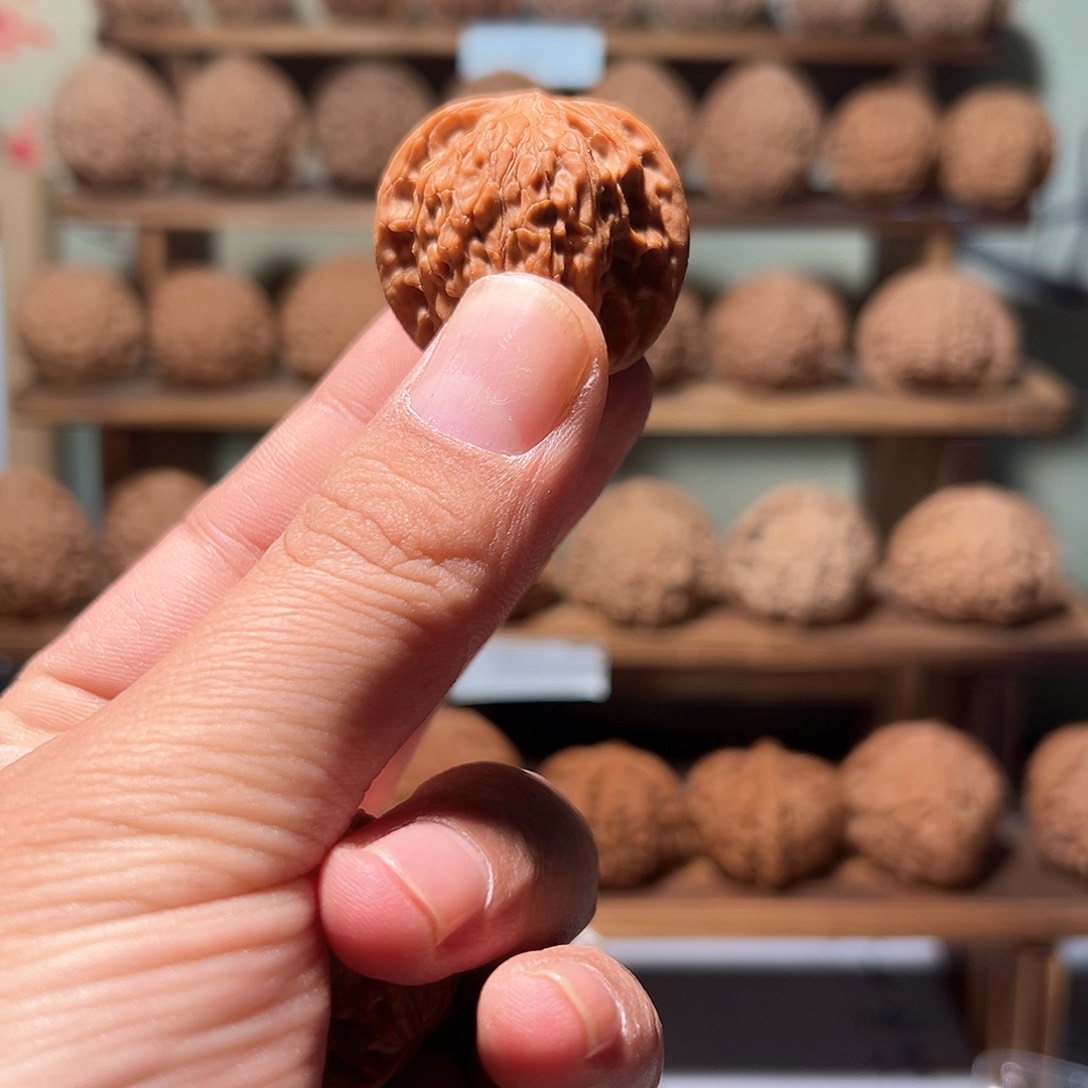 z*c文玩核桃，34正磨核桃