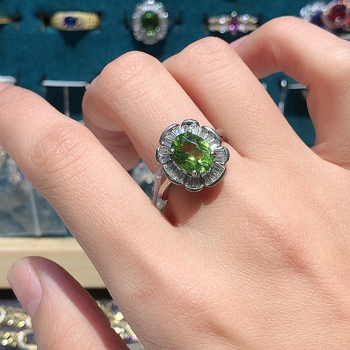银S925镶嵌橄榄石戒指