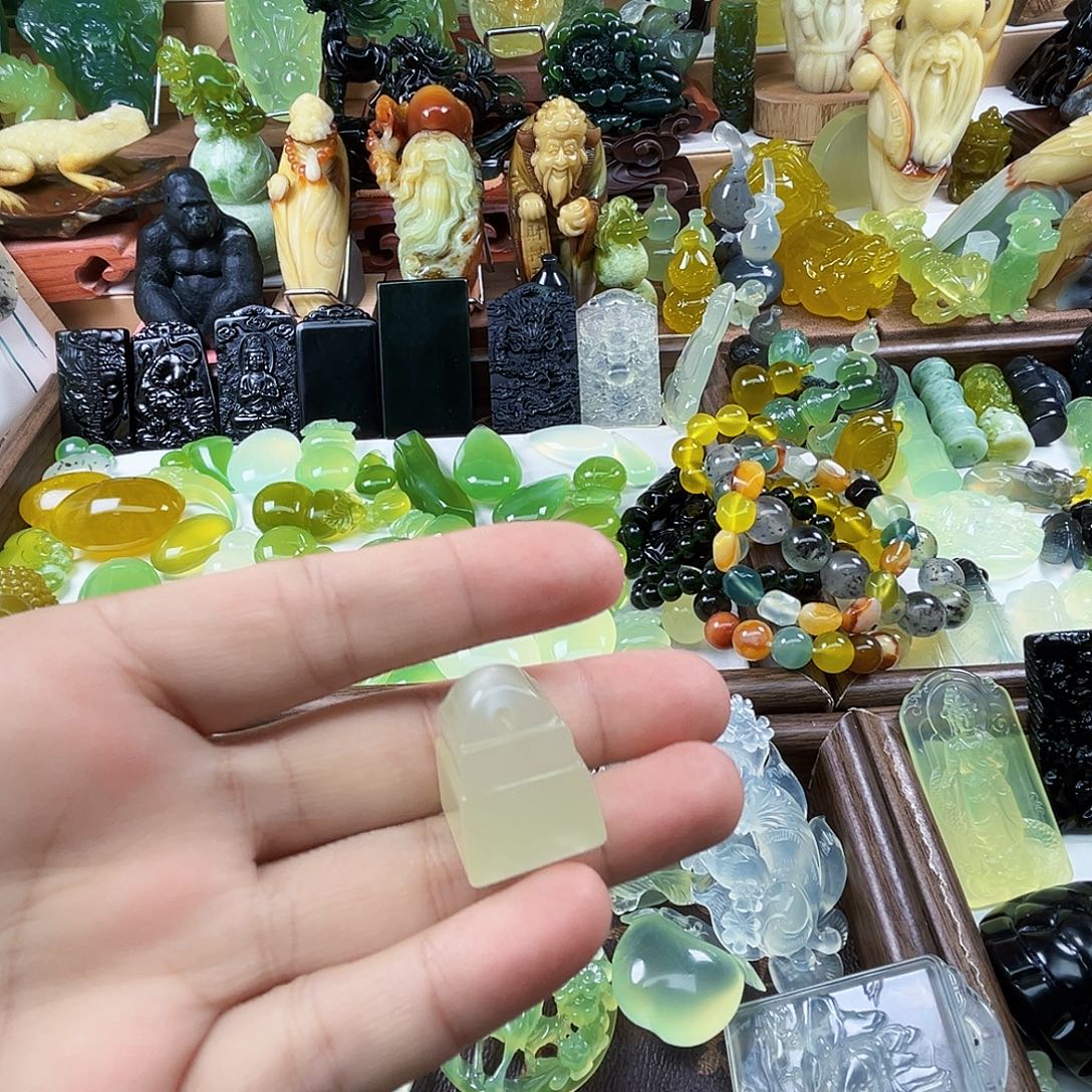 岫玉未镶嵌吊坠(不含链)