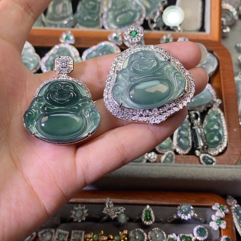 【闪购商品】翡翠未镶嵌颈饰?****家分四单共两件