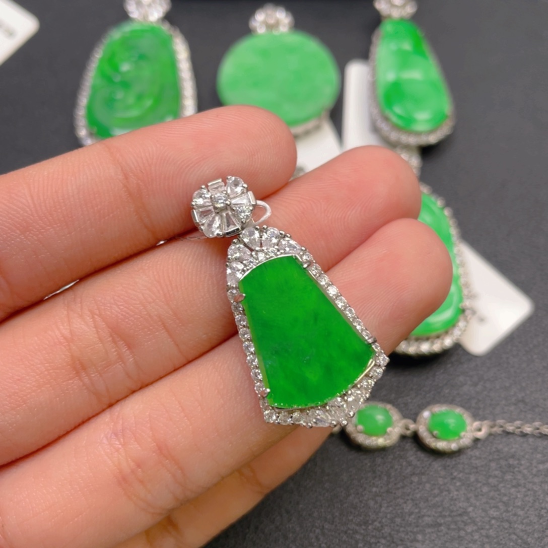 翡翠银S925镶嵌颈饰