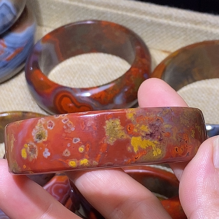 玛瑙/玉髓手镯未镶嵌战国红