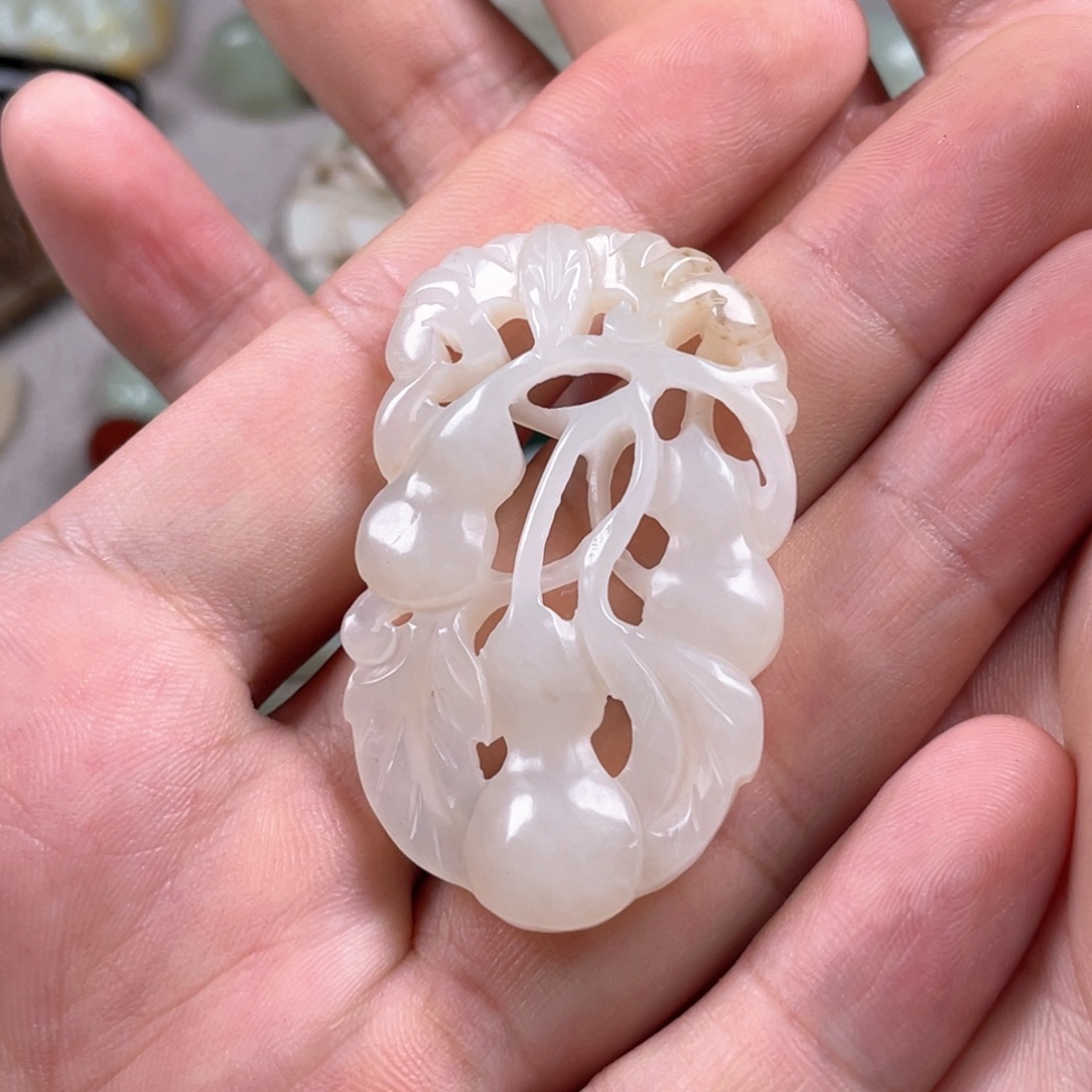 和田玉（糖玉）未镶嵌颈饰