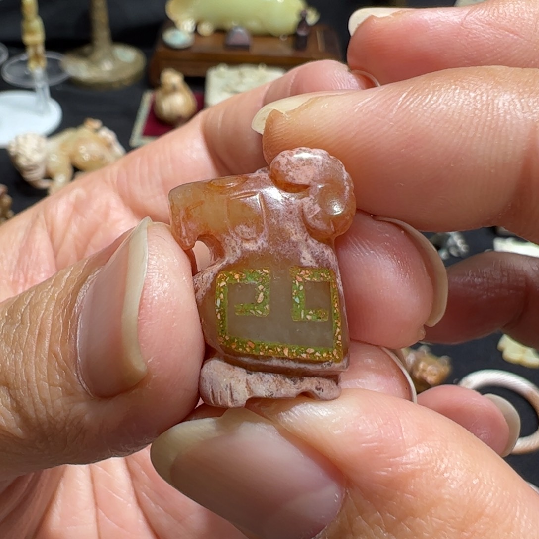 F***Q和田玉（糖玉）未镶嵌挂件我在这里等着