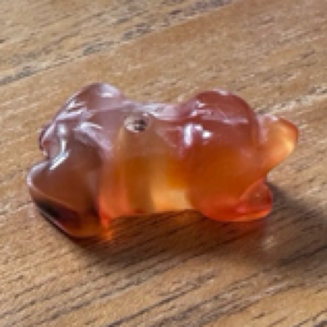 清代玛瑙巧雕青蛙(长20毫米宽12毫米厚7.8毫米)可爱手工