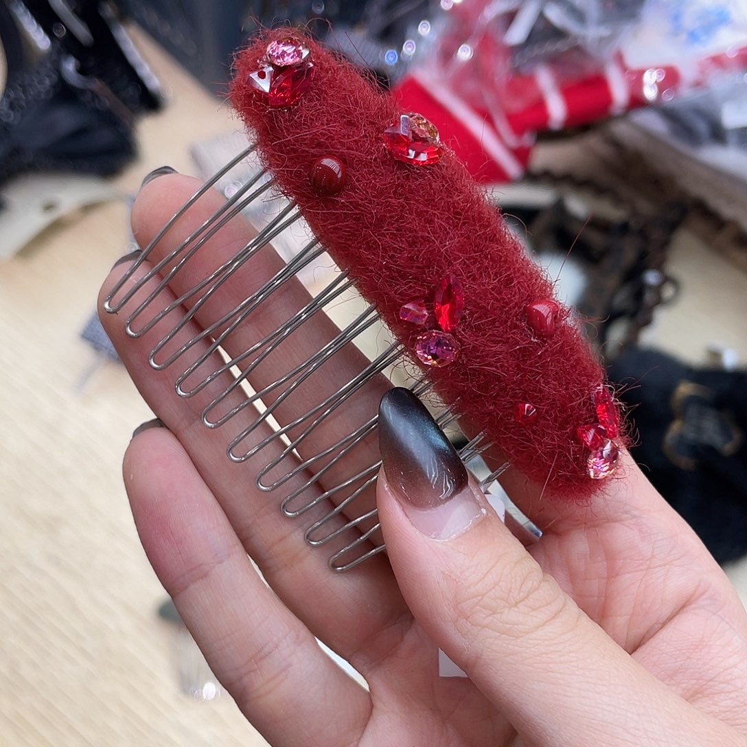 非金属红色钻插111