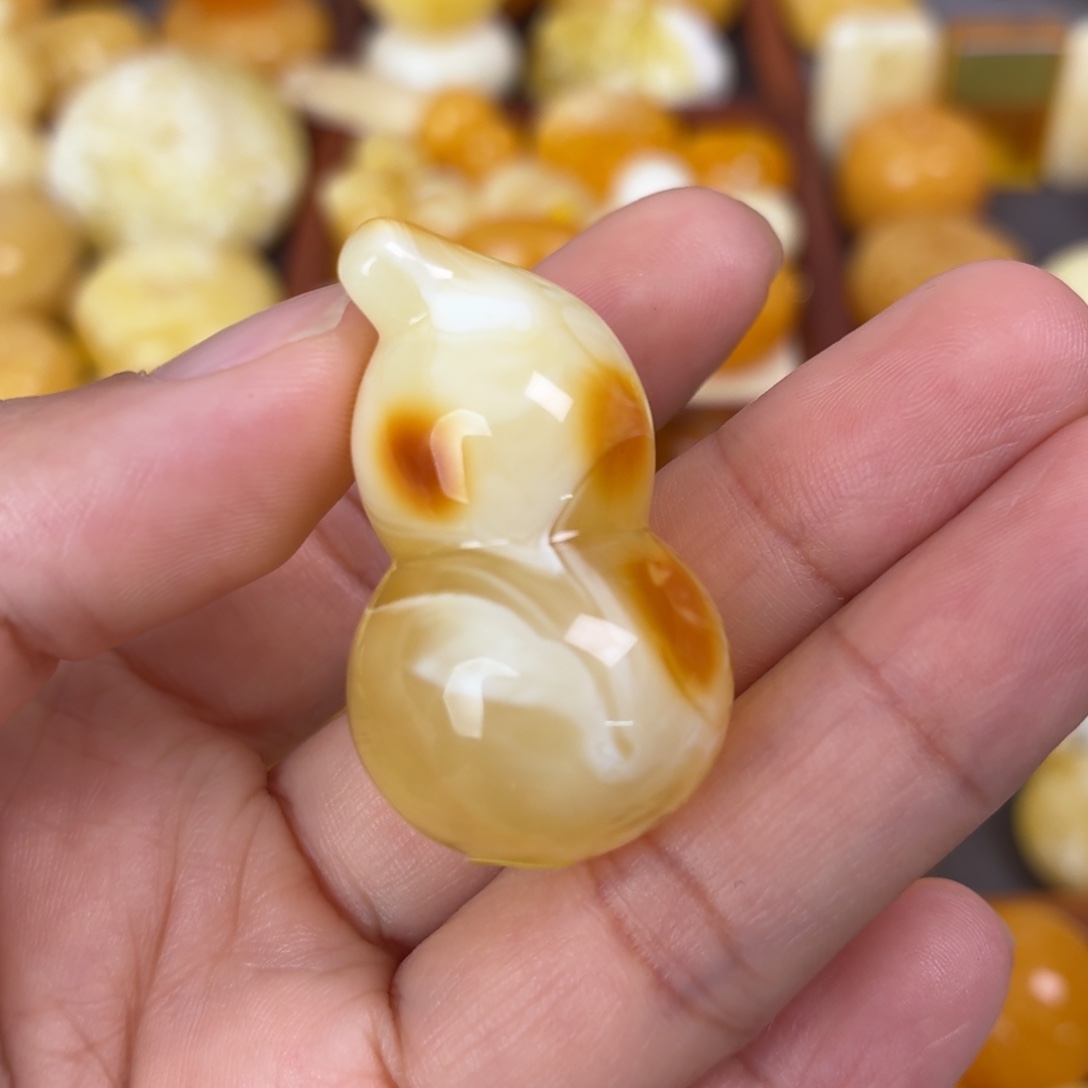 蜜蜡未镶嵌吊坠(不含链)沁色葫芦