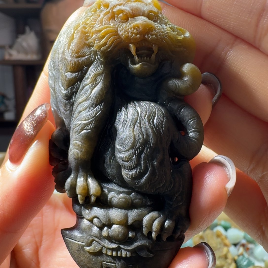 定制翡翠未镶嵌虎