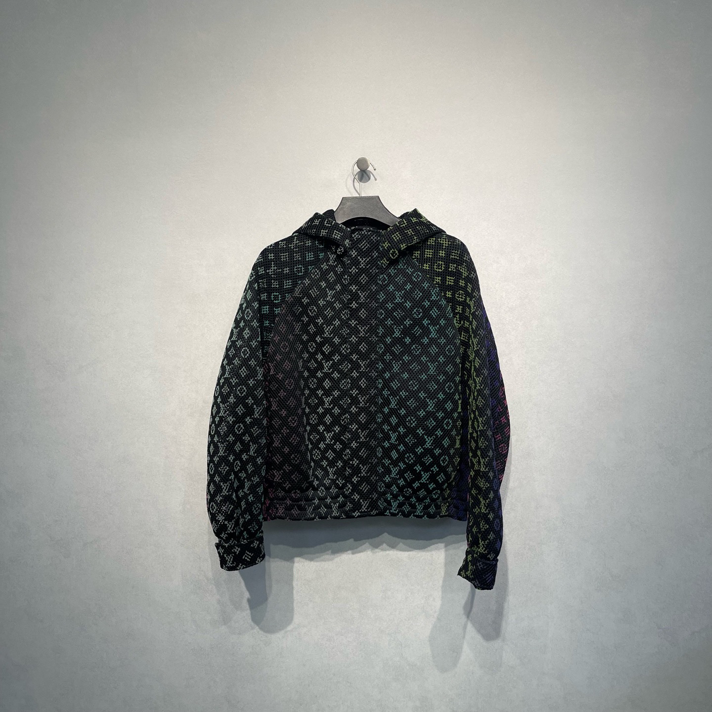 未使用 LouisVuitton/路易威登 彩色镂空logo外套/52码/DY216941